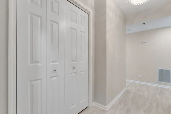 $315,000 | 7091 West Touhy Avenue, Unit 505, Niles, IL 60714