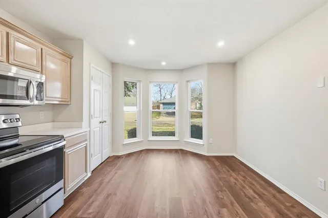 $299,900 | 5910 Fawn Meadow Trail, Arlington, TX 76017