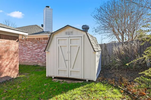 $299,900 | 5910 Fawn Meadow Trail, Arlington, TX 76017