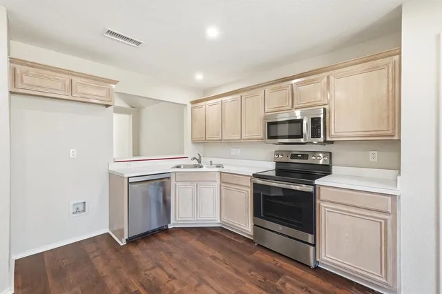 $299,900 | 5910 Fawn Meadow Trail, Arlington, TX 76017