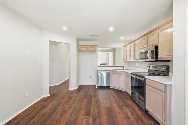 $299,900 | 5910 Fawn Meadow Trail, Arlington, TX 76017