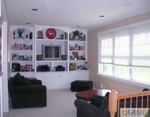 10 Potomac Road Monmouth Junction, NJ 08852 - Photo 4 of 8 Gallery Image 4