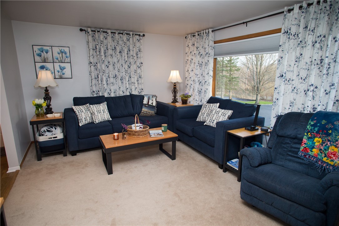 2526 Rush Mendon Road Rush, NY 14472 - Photo 13 of 50 Living Room