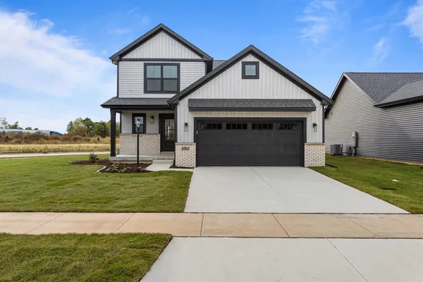 $404,900 | 25 Meadow Drive, Monticello, IL 61856