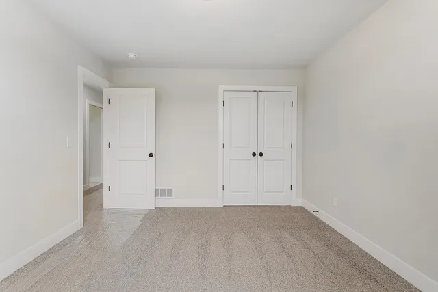 $404,900 | 25 Meadow Drive, Monticello, IL 61856