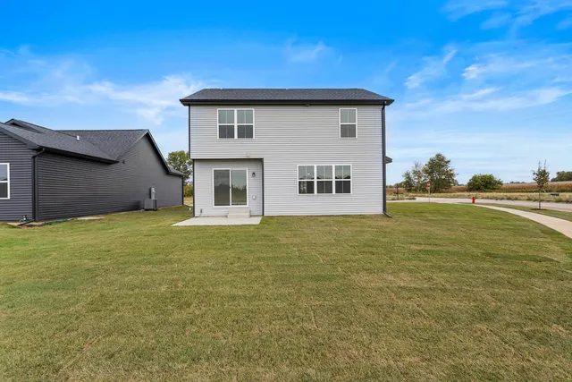 $404,900 | 25 Meadow Drive, Monticello, IL 61856