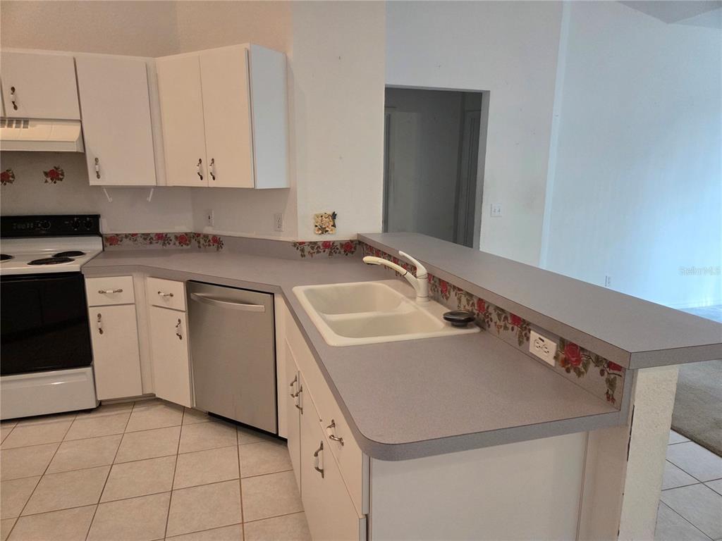 10061 Southwest 74th Terrace Ocala, FL 34476 - Photo 3 of 14