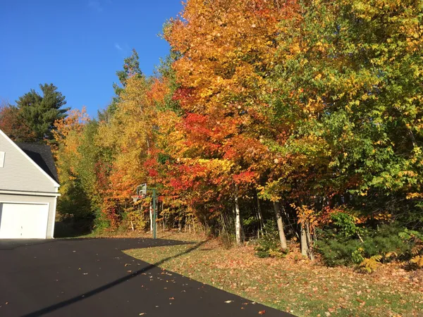 $749,900 | 21 Rosebud Lane, Brewer, ME 04412