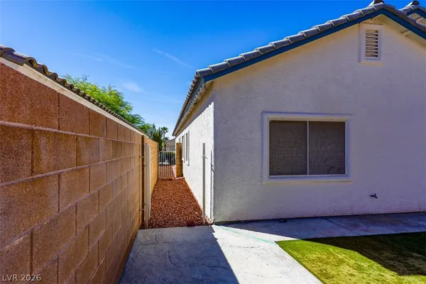 $2,395 | 10326 Queens Church Avenue, Las Vegas, NV 89135