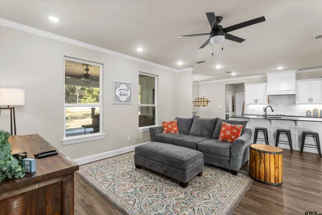 $395,000 | 19438 Cedarpark Place, Lindale, TX 75771