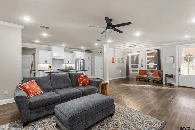 $395,000 | 19438 Cedarpark Place, Lindale, TX 75771