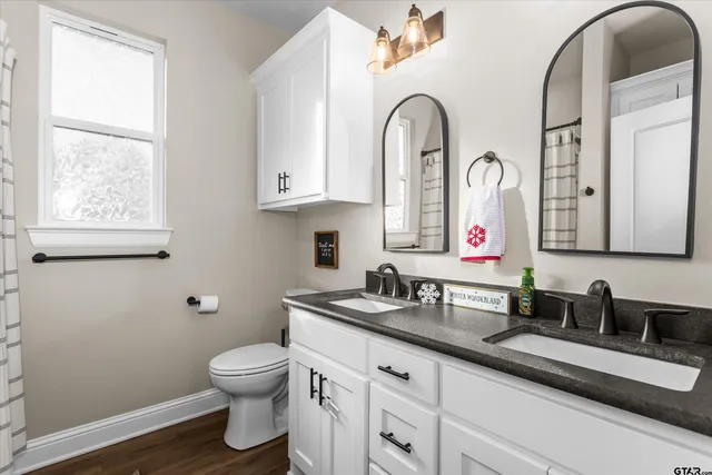 $395,000 | 19438 Cedarpark Place, Lindale, TX 75771