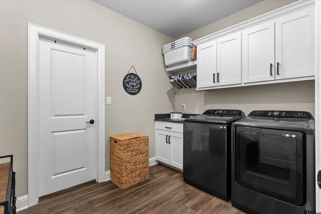 $395,000 | 19438 Cedarpark Place, Lindale, TX 75771