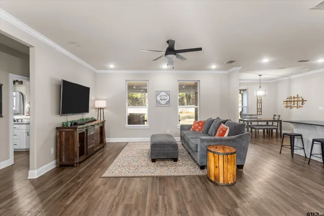 $395,000 | 19438 Cedarpark Place, Lindale, TX 75771