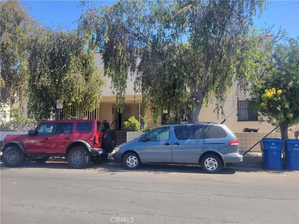 $2,350 | 2930 West 11th Street, Los Angeles, CA 90006