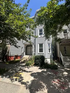 $3,990 | 359-361 Western Avenue, Unit 3, Cambridge, MA 02139