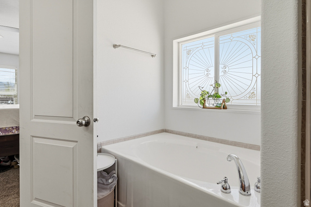 1637 East Midvalley Road Enoch, UT 84721 - Photo 20 of 48 Bathroom with a bath