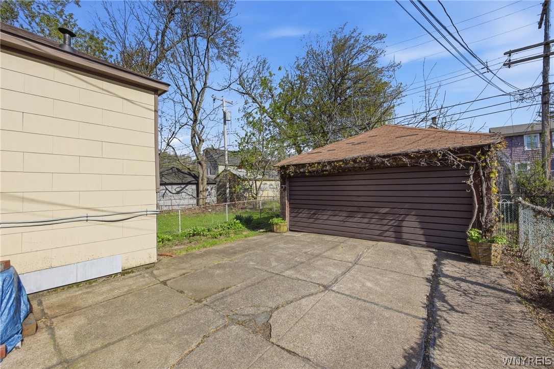 95 Custer Street Buffalo, NY 14214 - Photo 39 of 43