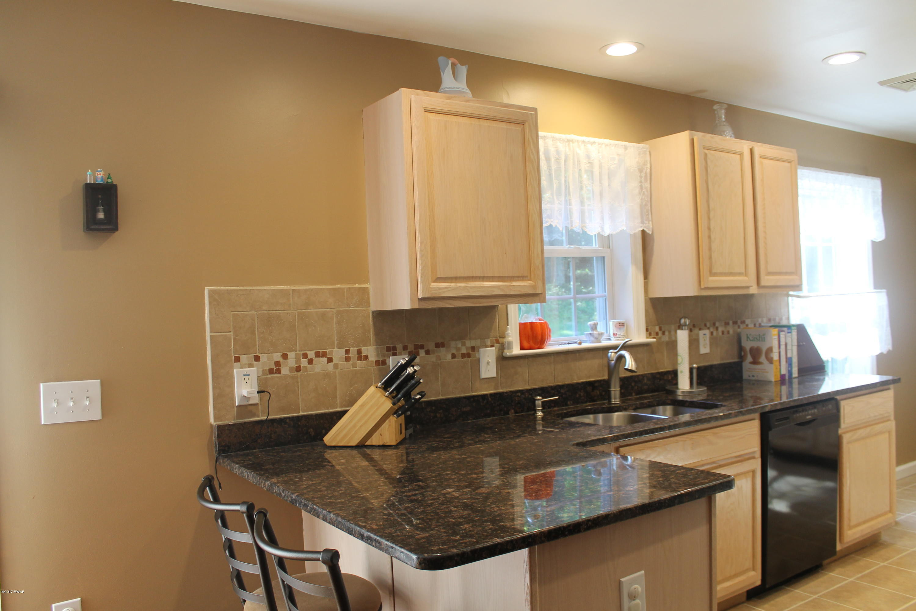 130 West Lilac Road Milford, PA 18337 - Photo 8 of 42 Kitchen