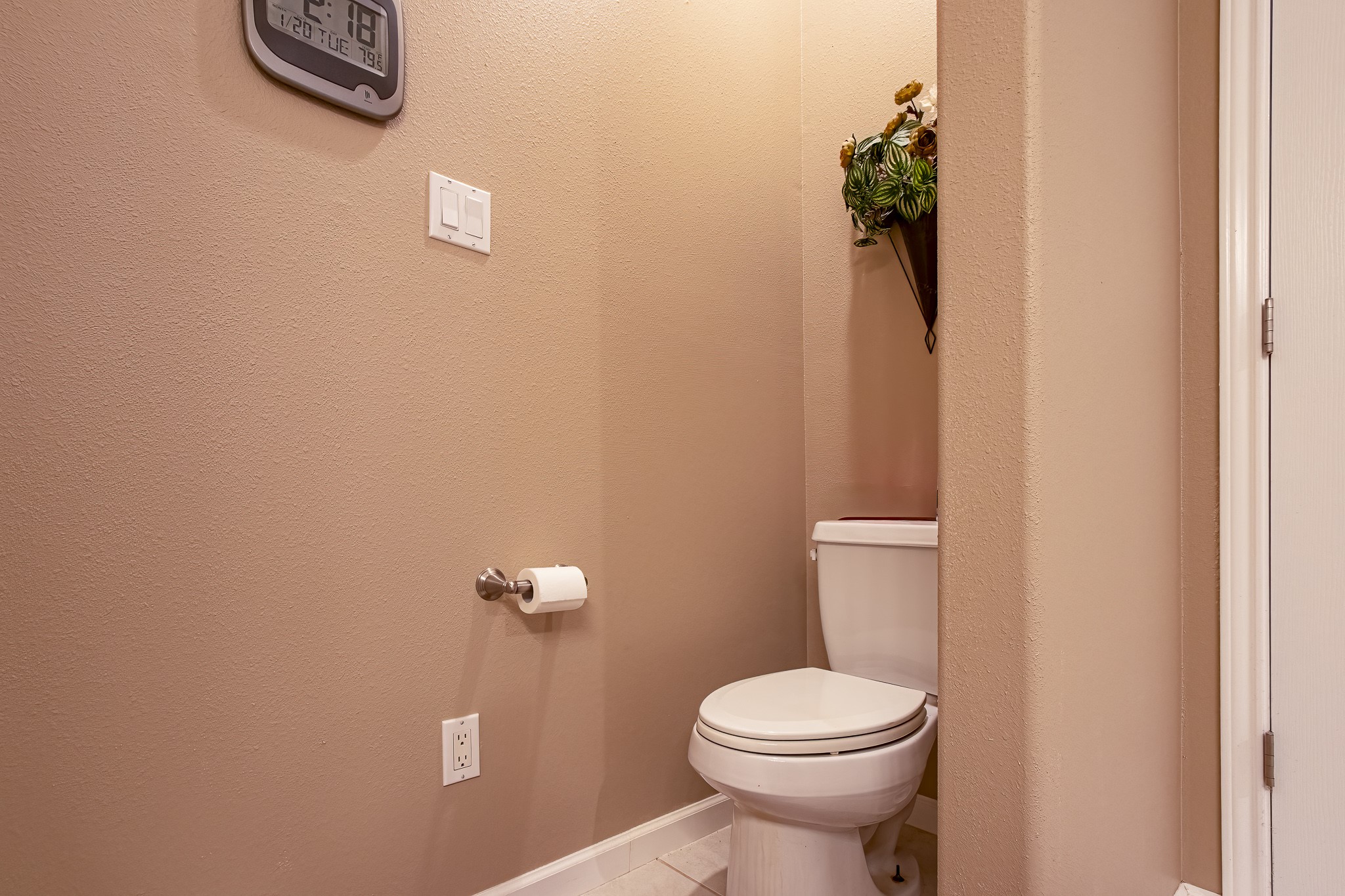 27 Marina Court Coldspring, TX 77331 - Photo 32 of 38 Private water closet within the primary bath.