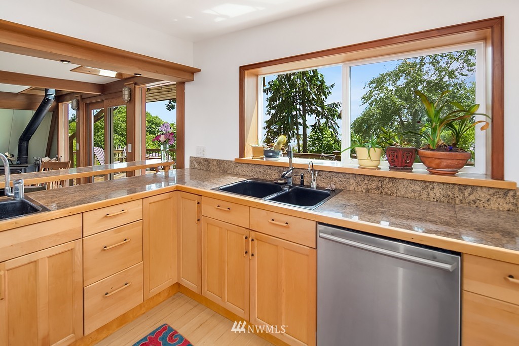 12821 Southwest Bachelor Road Vashon, WA 98070 - Photo 12 of 24 Gallery Image 12
