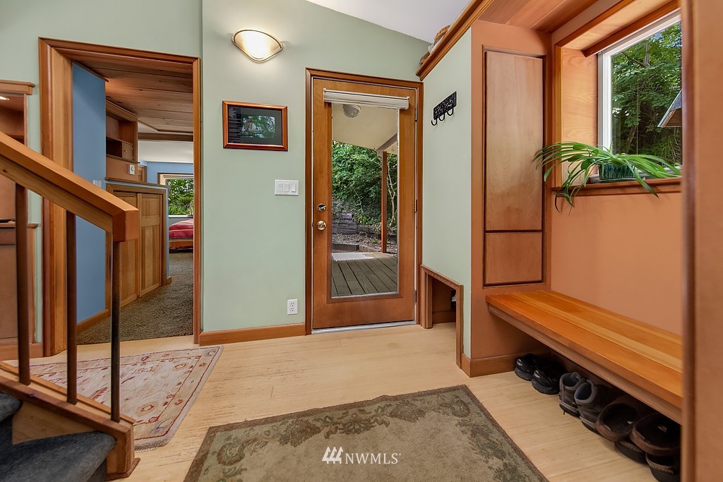 12821 Southwest Bachelor Road Vashon, WA 98070 - Photo 16 of 24 Gallery Image 16