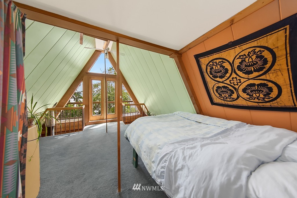 12821 Southwest Bachelor Road Vashon, WA 98070 - Photo 17 of 24 Gallery Image 17