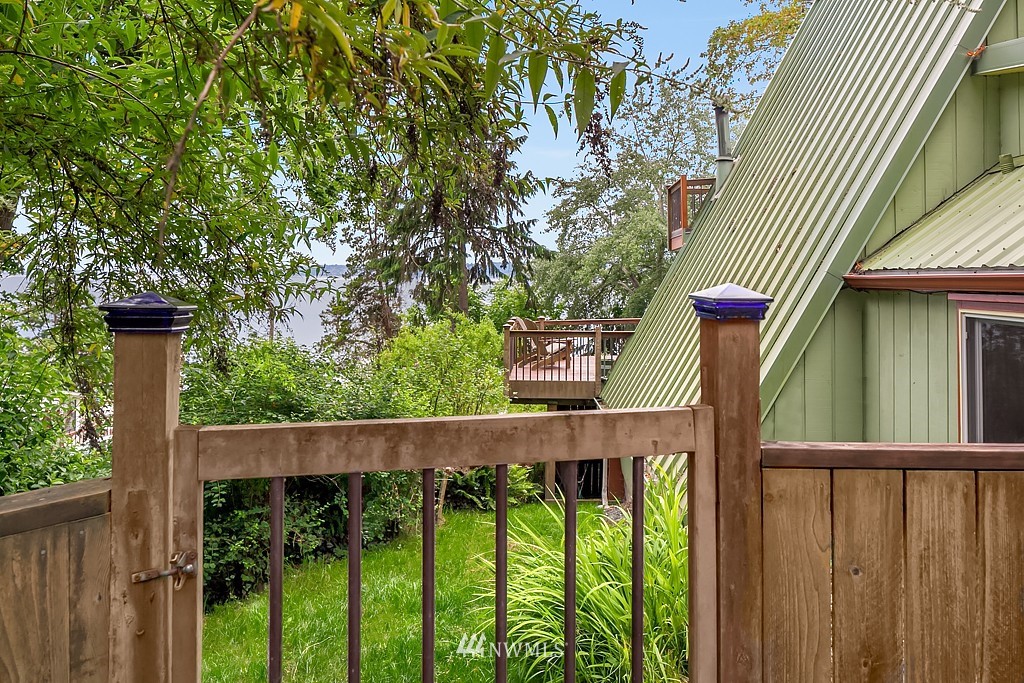 12821 Southwest Bachelor Road Vashon, WA 98070 - Photo 23 of 24 Gallery Image 23