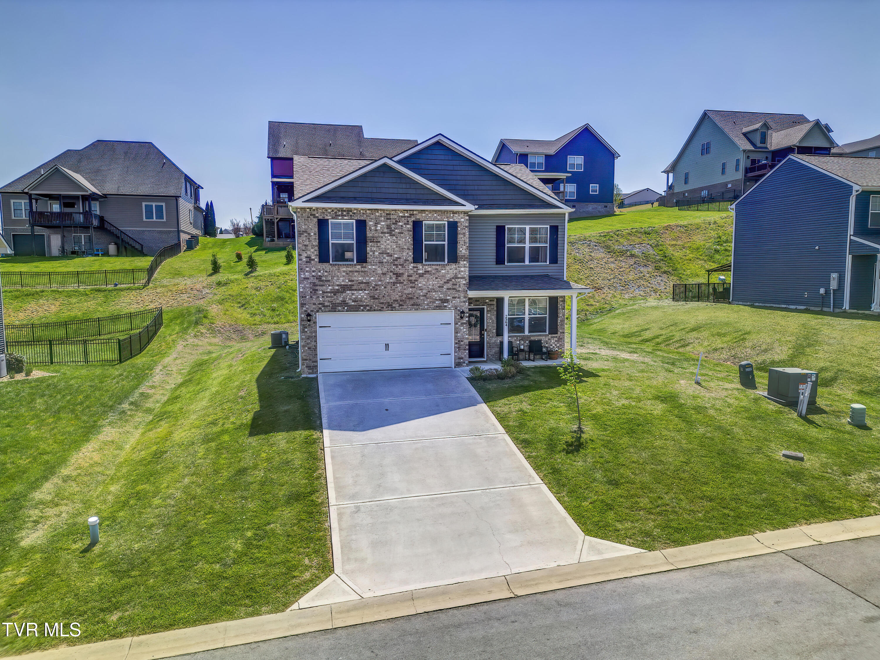 2564 Bridgeforth Crossing Kingsport, TN 37664 - Photo 11 of 28 2564 Bridgeforth Crossing (3)