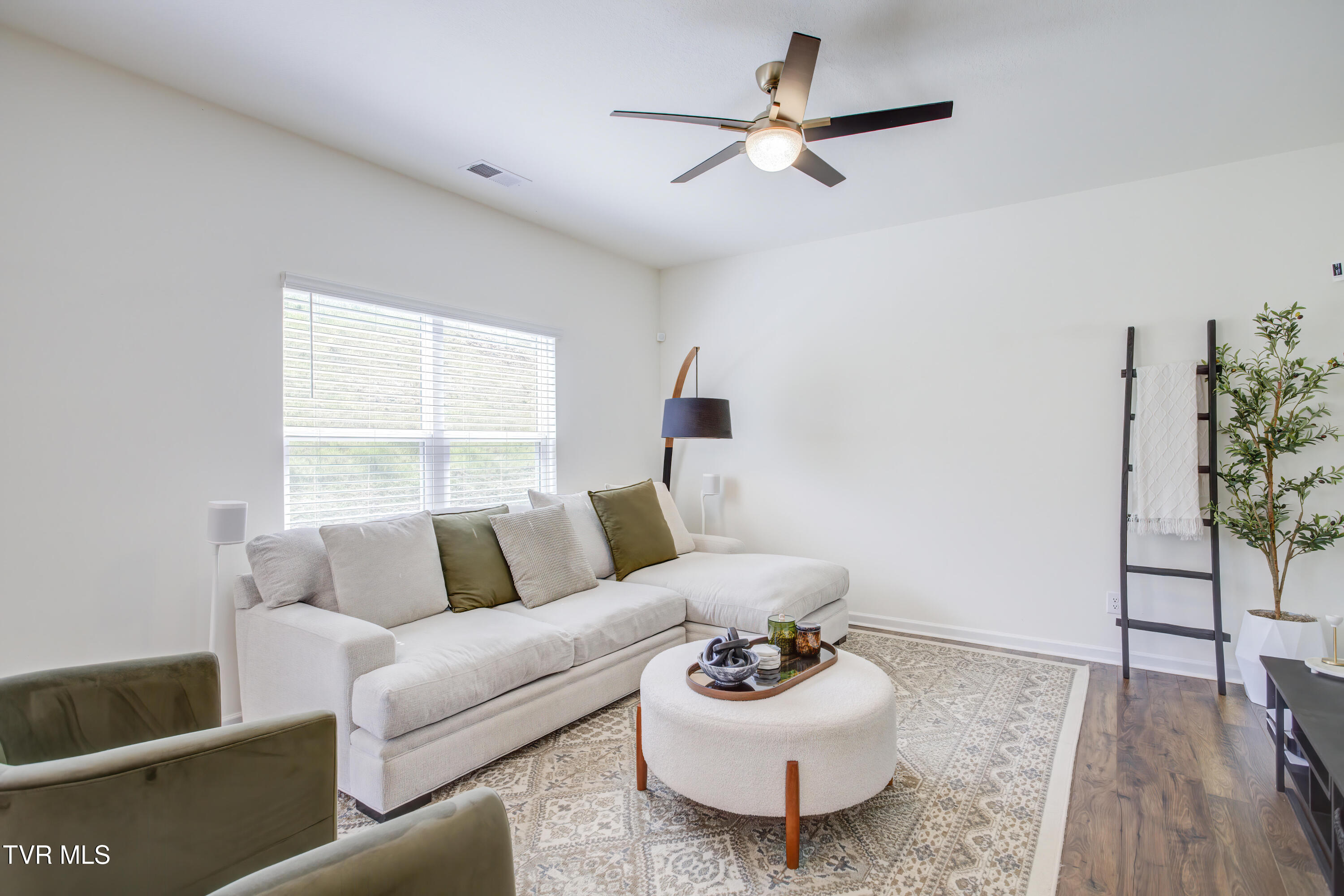 2564 Bridgeforth Crossing Kingsport, TN 37664 - Photo 12 of 28 2564 Bridgeforth Crossing (20)