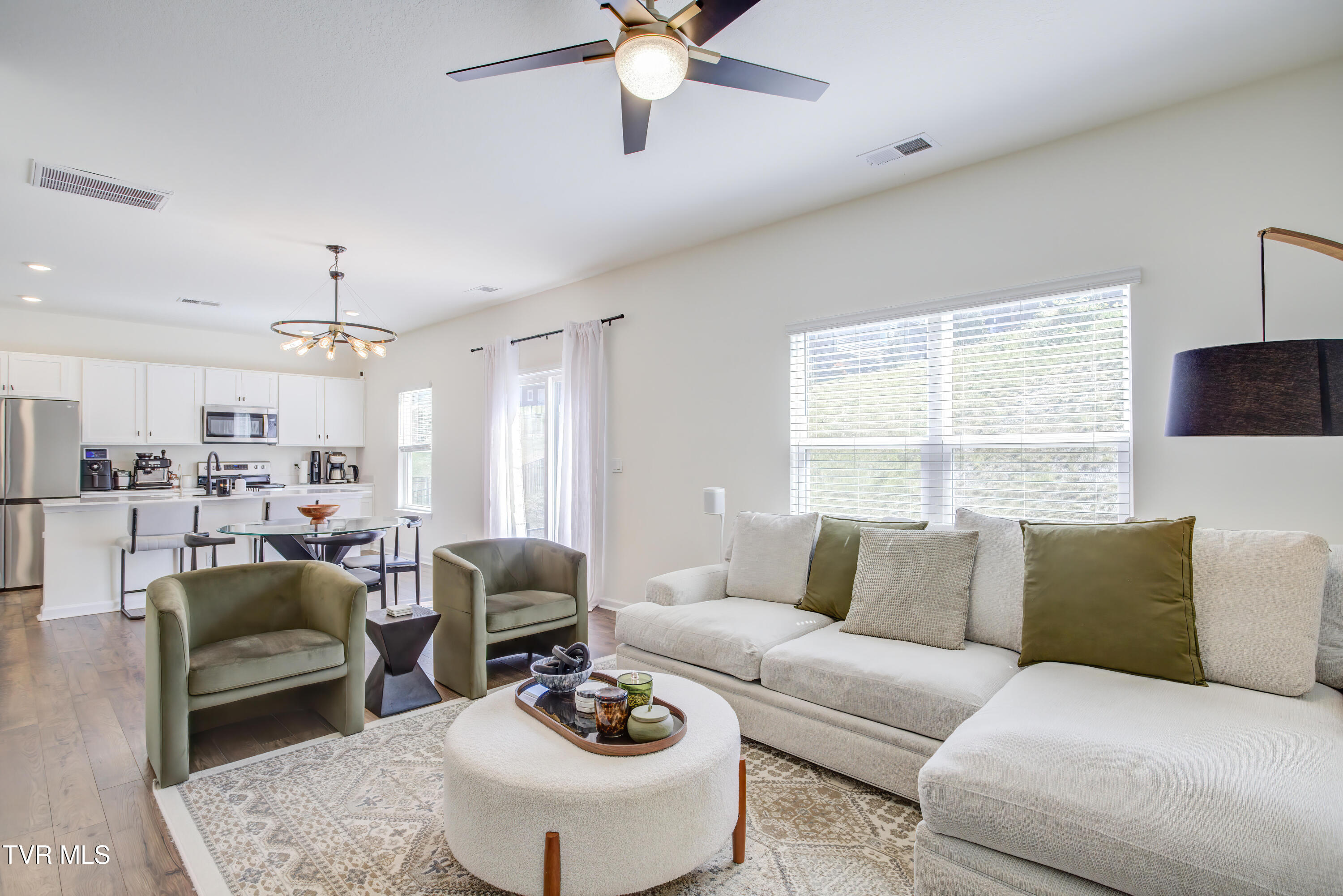 2564 Bridgeforth Crossing Kingsport, TN 37664 - Photo 13 of 28 2564 Bridgeforth Crossing (21)