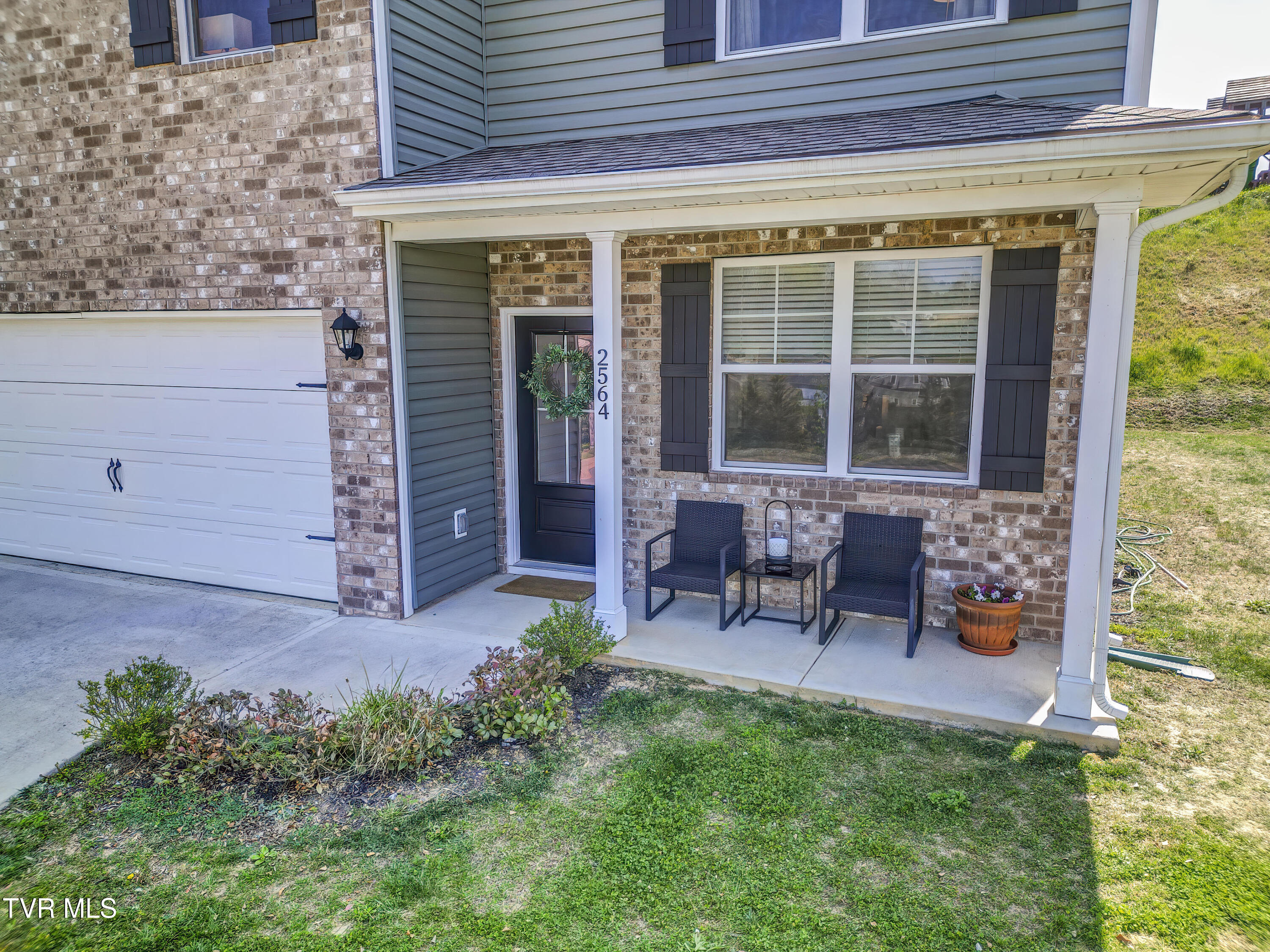 2564 Bridgeforth Crossing Kingsport, TN 37664 - Photo 2 of 28 2564 Bridgeforth Crossing (5)