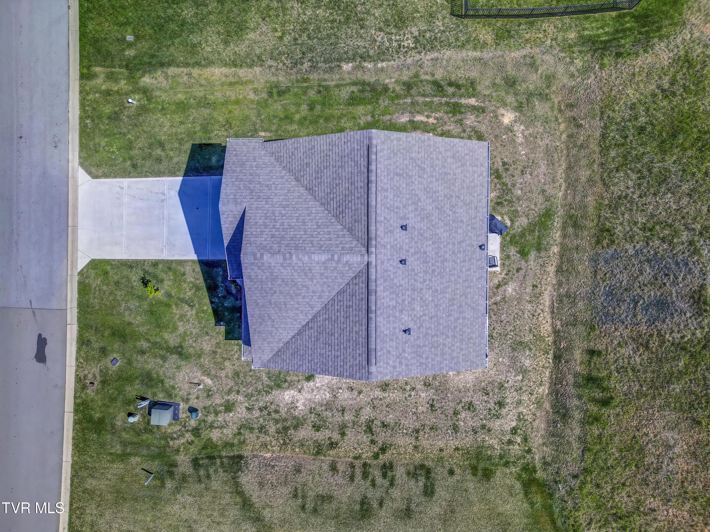 2564 Bridgeforth Crossing Kingsport, TN 37664 - Photo 24 of 28 2564 Bridgeforth Crossing (7)