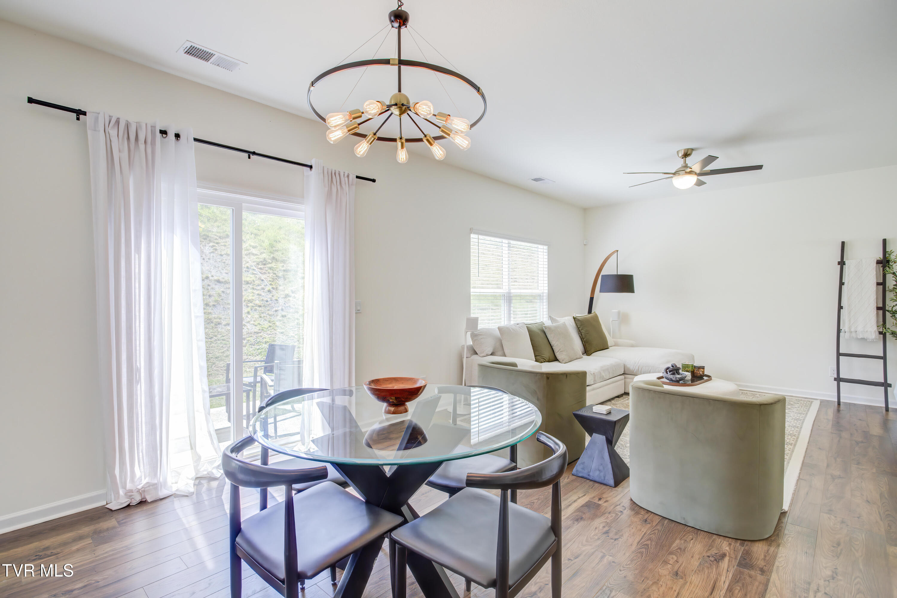 2564 Bridgeforth Crossing Kingsport, TN 37664 - Photo 3 of 28 2564 Bridgeforth Crossing (17)