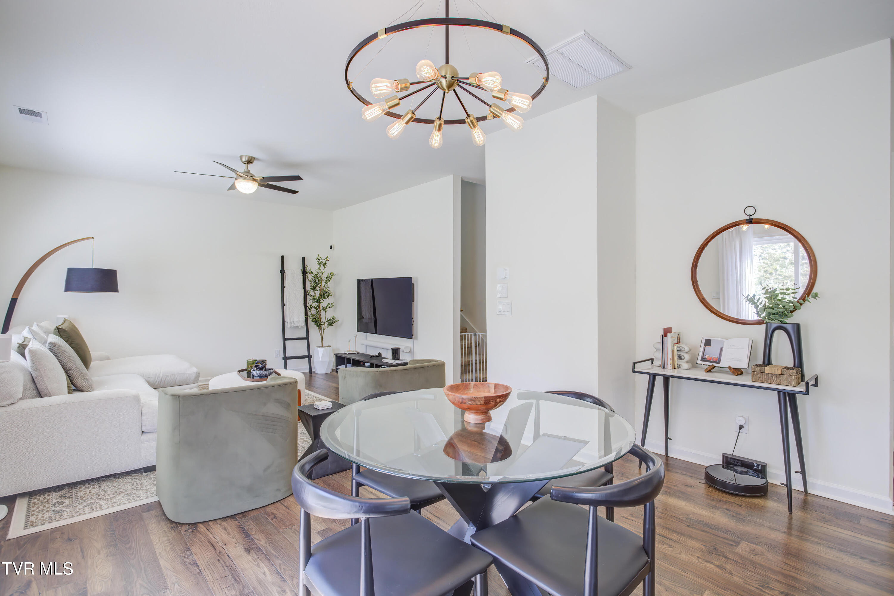 2564 Bridgeforth Crossing Kingsport, TN 37664 - Photo 9 of 28 2564 Bridgeforth Crossing (18)