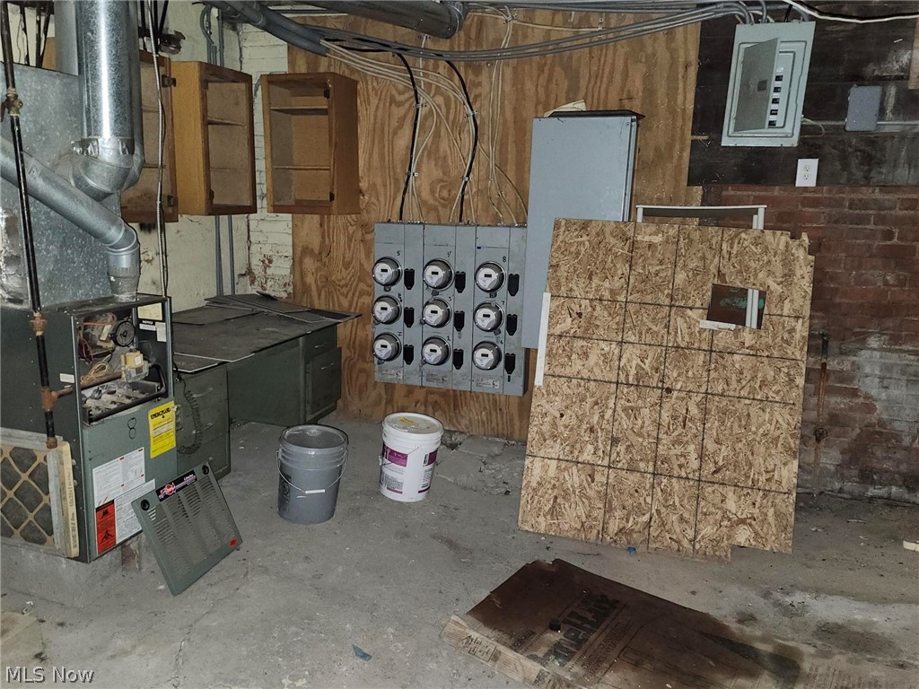 881 Eddy Road Cleveland, OH 44108 - Photo 31 of 36 Utility Room