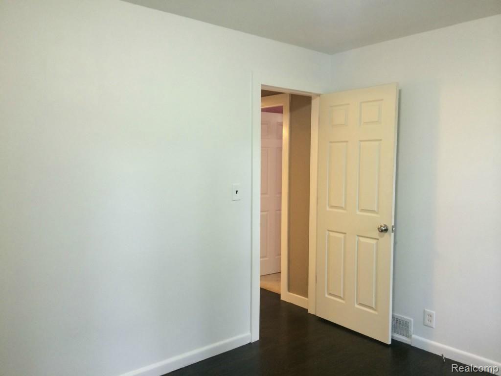 505 Maplehill Road Rochester Hills, MI 48306 - Photo 8 of 15