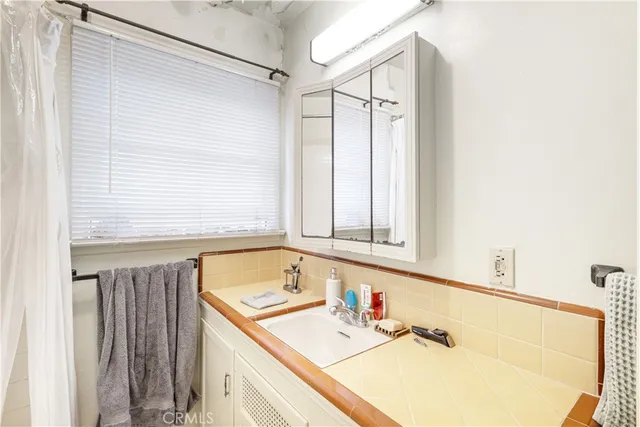 $1,800,000 | 111 Ximeno Avenue, Long Beach, CA 90803