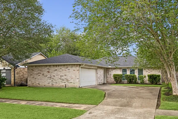 $1,850 | 6907 Grant Drive, Richmond, TX 77469