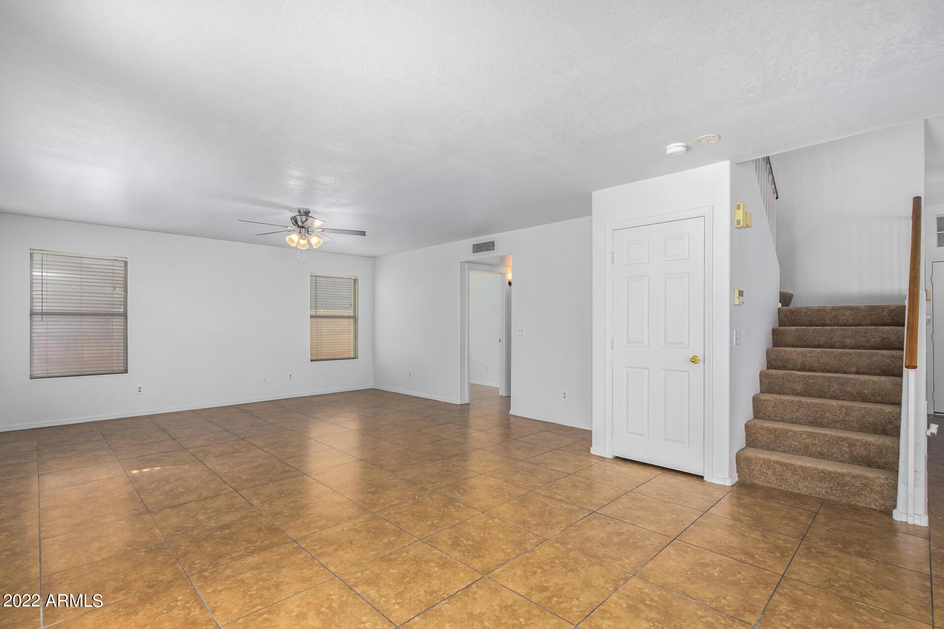 7525 West Calavar Road Peoria, AZ 85381 - Photo 11 of 43 12 - Calavar