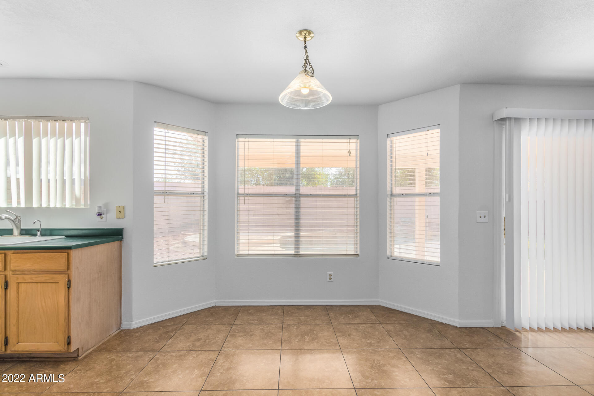 7525 West Calavar Road Peoria, AZ 85381 - Photo 14 of 43 19 - Calavar