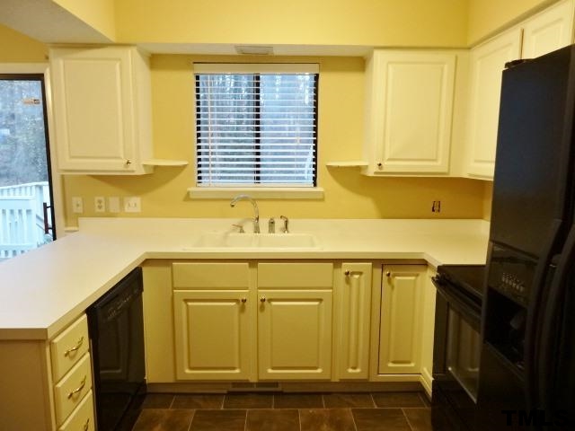 828 Green Ridge Drive Raleigh, NC 27609 - Photo 8 of 25