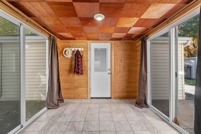 $319,900 | 4655 Zane Avenue North, Crystal, MN 55422