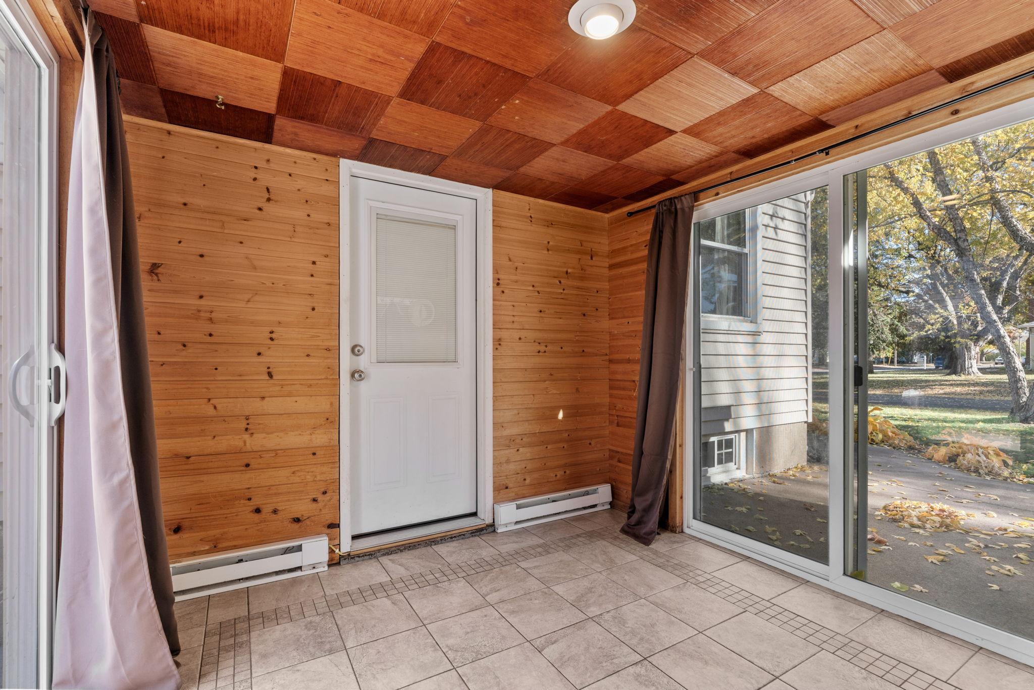 4655 Zane Avenue North Crystal, MN 55422 - Photo 33 of 39