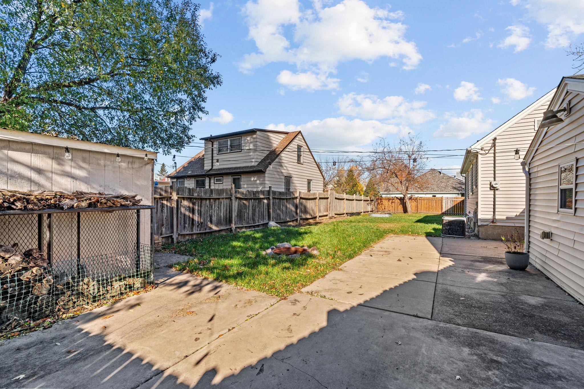 4655 Zane Avenue North Crystal, MN 55422 - Photo 7 of 39