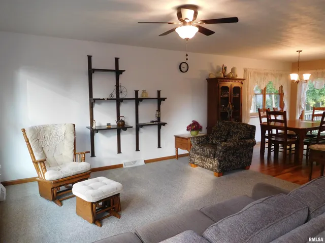 $174,900 | 204 Seckman Drive, Colchester, IL 62326