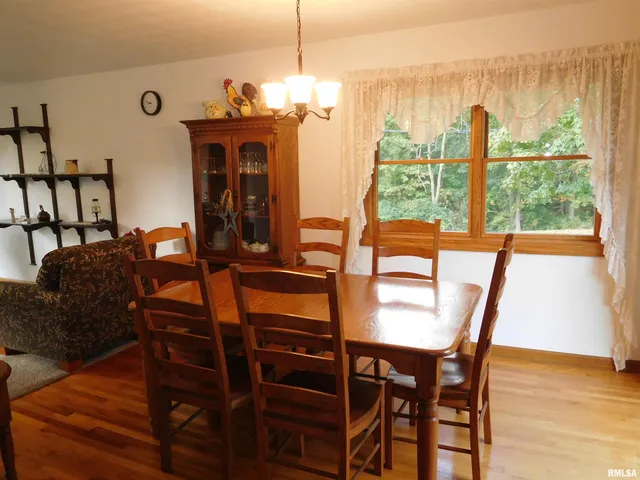 $174,900 | 204 Seckman Drive, Colchester, IL 62326