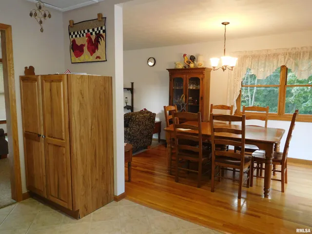 $174,900 | 204 Seckman Drive, Colchester, IL 62326