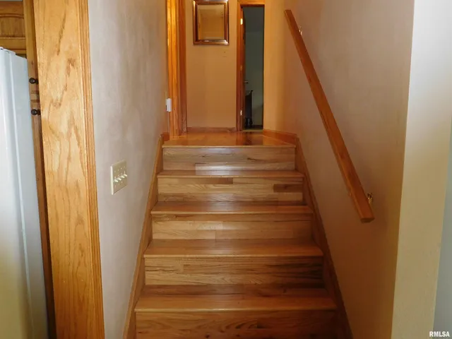 $174,900 | 204 Seckman Drive, Colchester, IL 62326