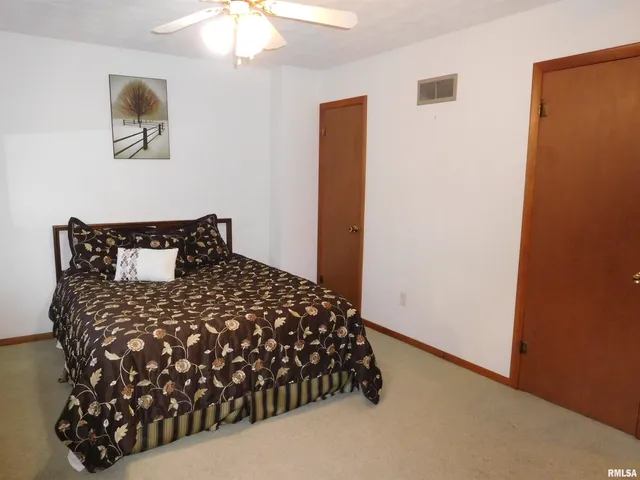 $174,900 | 204 Seckman Drive, Colchester, IL 62326